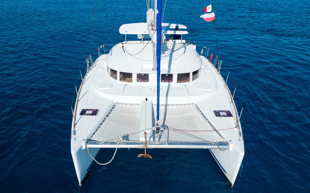 38 Lagoon catamaran 02