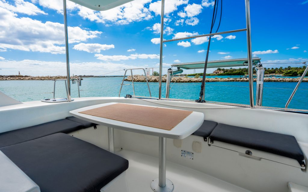 38 Lagoon catamaran 09