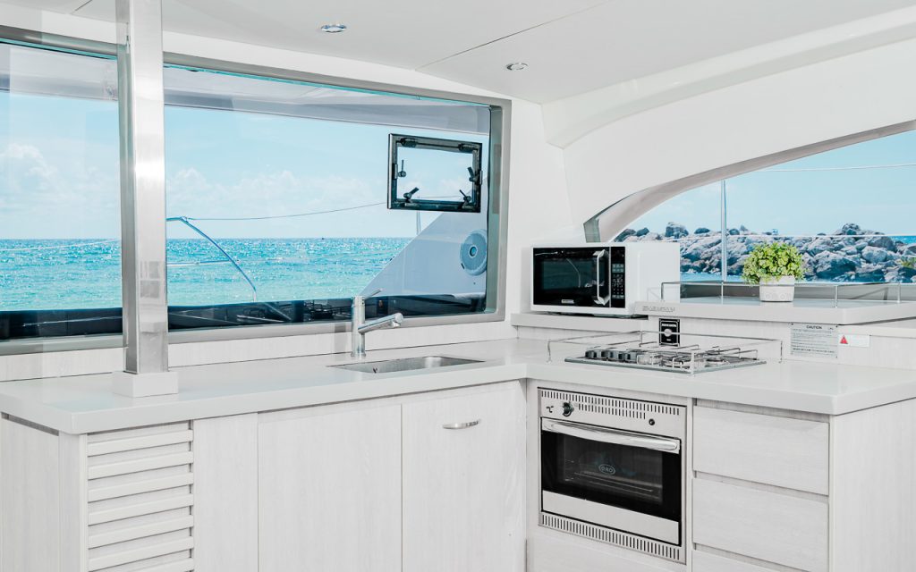 40 leopard catamaran 11