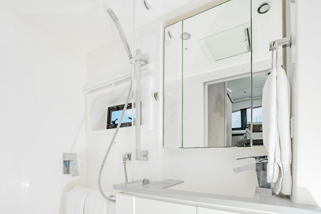 40 leopard catamaran 16