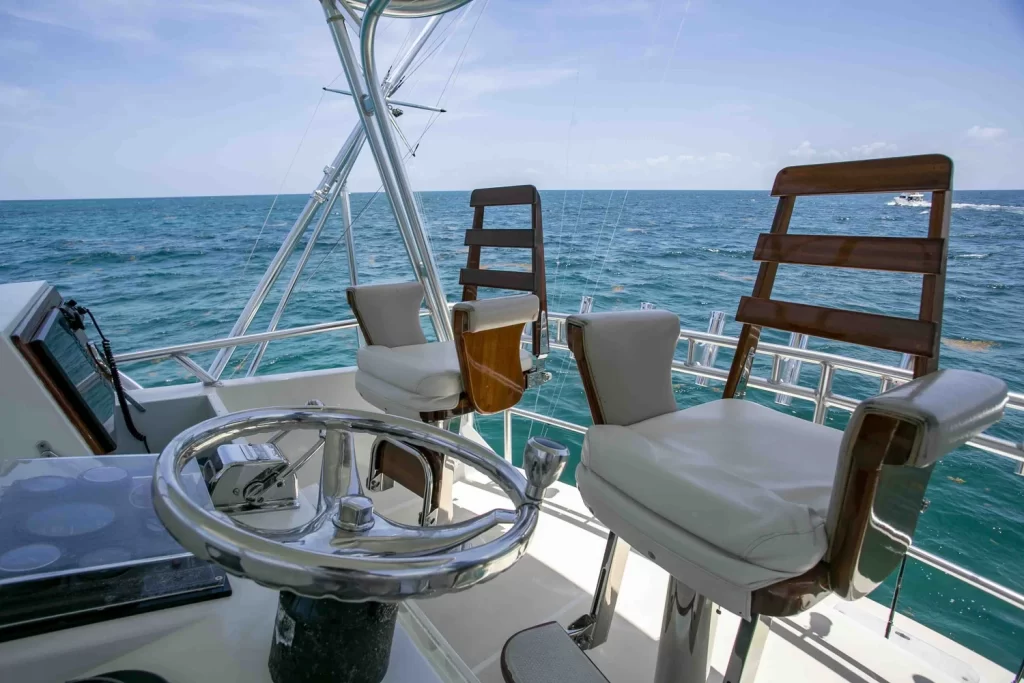 44 feet hatteras cancun yacht for rent (10)