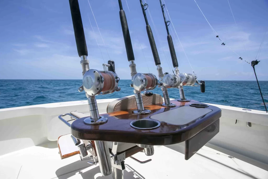 44 feet hatteras cancun yacht for rent (11)