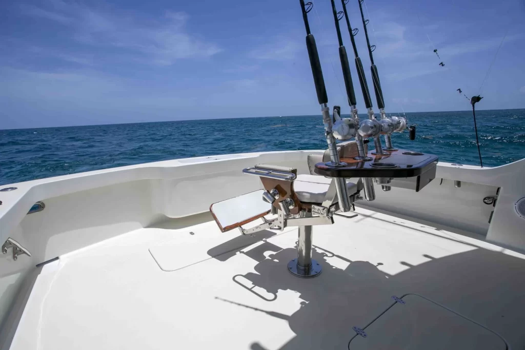 44 feet hatteras cancun yacht for rent (12)