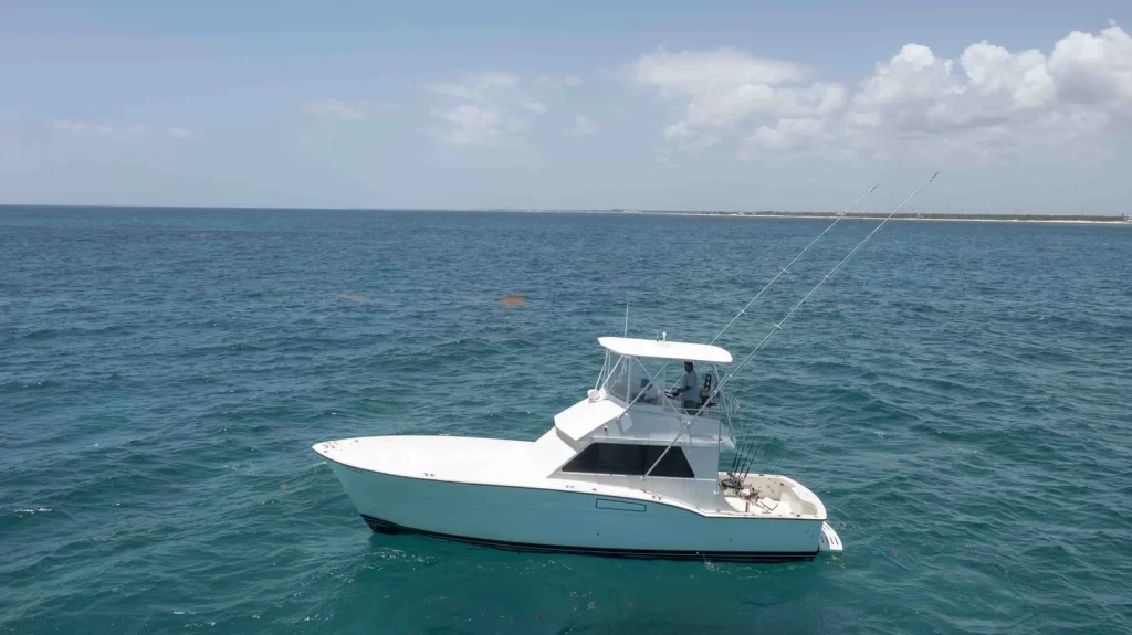 44 feet hatteras cancun yacht for rent (5)